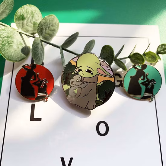 Fabricante atacado sem mínimo diy designer de metal artesanato presentes broche macio duro logotipo personalizado crachá alfinete de lapela alfinetes de esmalte para roupas